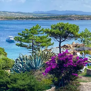 Casa Mughetto R5055 Seafront, Private Sea Access, Swimming Pool Hébergement de vacances